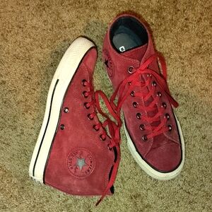 Converse Womens Burgundy Dahlia Red Suede Lux Hidden Wedge Sneaker Sz 8